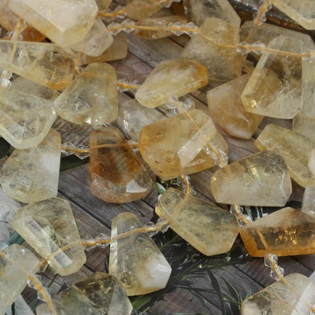 Cytryn zawieszka trapez 28x20mm