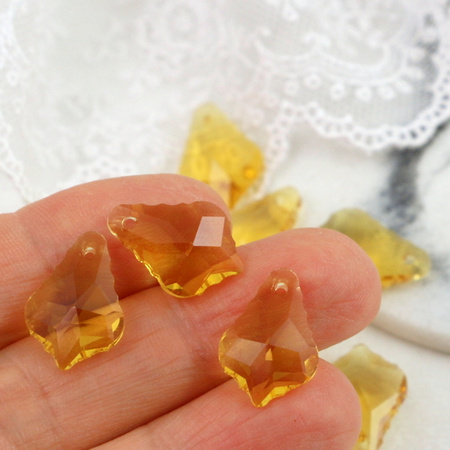 Kryształek szklany łezka barokowa fasetowana lt. topaz 16x11mm