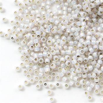 Toho Round 11/0 Permanent Finish-Silver-Lined Milky Cloud [10g]