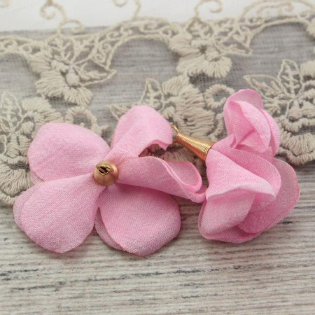 Ozdobny kwiatek w tulejce jasny różowy 50mm