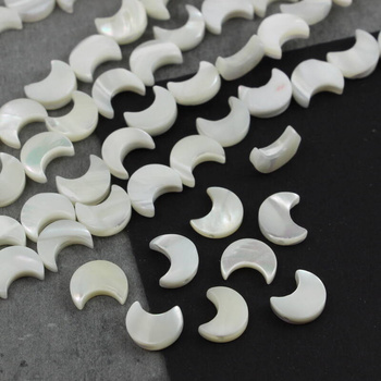 Muszla kremowa księżyc 10x8mm