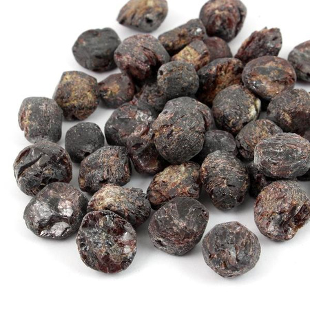 Granat surowa bryłka 13-17mm