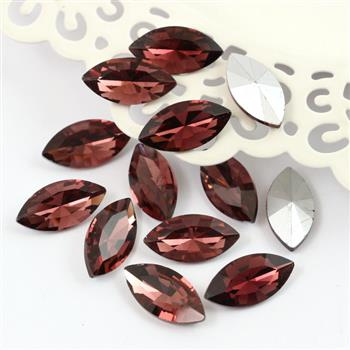 Kaboszon szklany wrzeciono fasetowane marsala 18x9mm