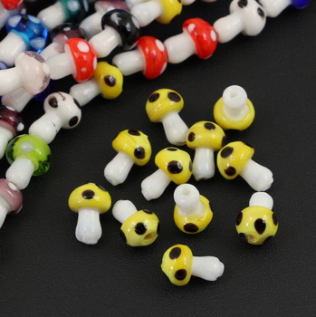 Koralik szklany żółty grzybek muchomor 16x10mm