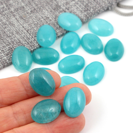 Kaboszon jadeit miętowy owal 18x13mm