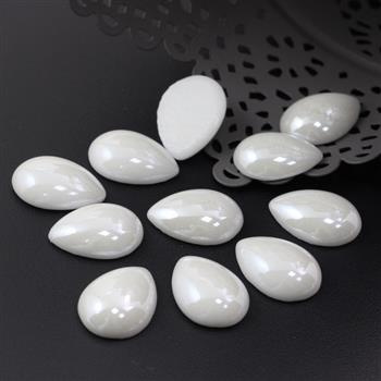 Kaboszon ceramiczny luster biały łezka 18x13mm