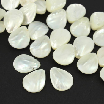 Masa perłowa biała łezka 20x16mm