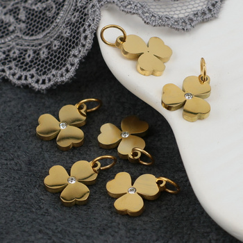 Zawieszka koniczyna z cyrkonią stal szlachetna pozłacana 11mm