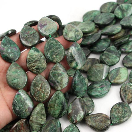 Naturalny szmaragd łezka twist 30x22mm