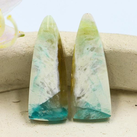 Kaboszony opal blue 28x11x4mm [para]