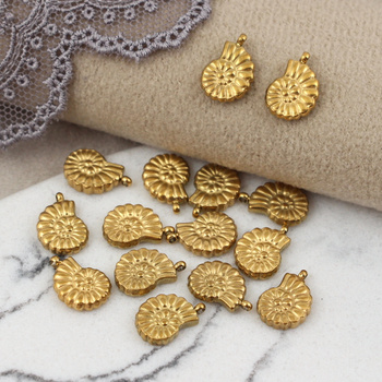 Zawieszka muszla stal szlachetna pozłacana 11x8mm