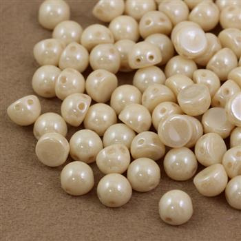 CzechMates Cabochon 7mm Opaque Luster Champagne [10szt]