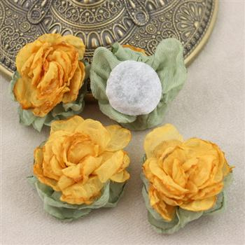 Kwiatek z organzy miodowo - zielony na filcu 33mm