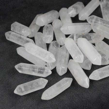 Kryształ górski zawieszka grot 32x9mm