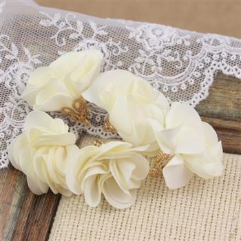 Ozdobny kwiatek w ażurowej tulejce waniliowy 25mm