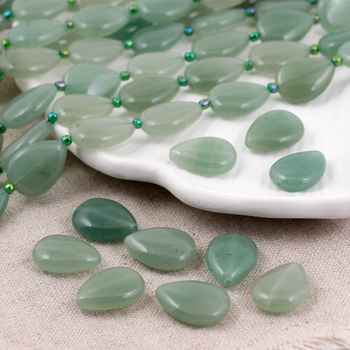Awenturyn zielony łezka 18x13mm
