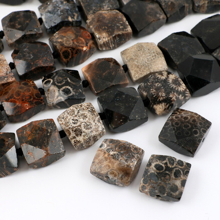 Fossil kwadrat fasetowany 18mm