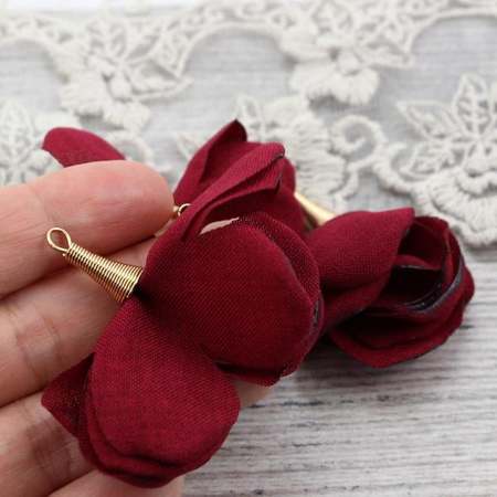 Ozdobny kwiatek w tulejce bordowy 50mm