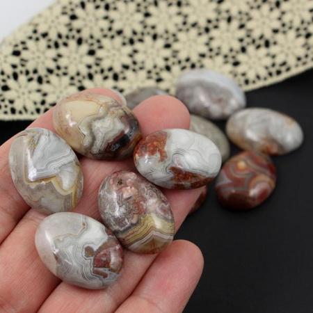 Kaboszon agat koronkowy owal 25x18mm
