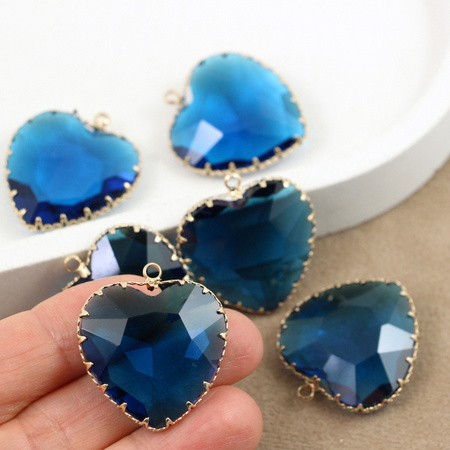 Zawieszka w złotej oprawie serce niebieskie 30x28mm
