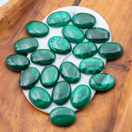 Kaboszon malachit naturalny owal 25x18mm II gat.