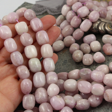 Kunzyt beczka oliwka gładka 16x13mm