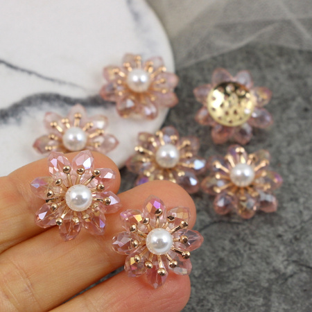 Element ozdobny kwiatek kryształkowy różowy AB z perełką 20mm