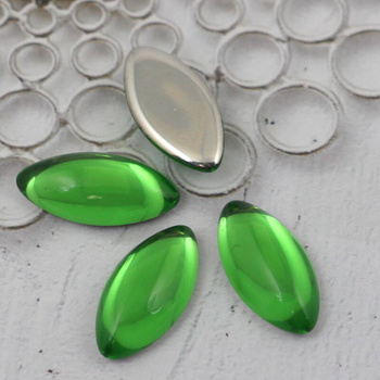 Kaboszon szklany Lt. Green - Silver Foiled wrzeciono 20x10mm