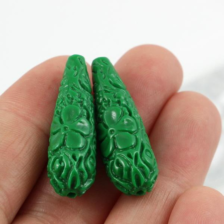 Rzeźbiona kropla zielona 34x11mm