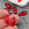 Kaboszon szklany Siam Ruby wrzeciono 15x7mm