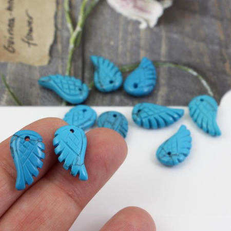 Howlit rzeźbione skrzydło 18x10mm