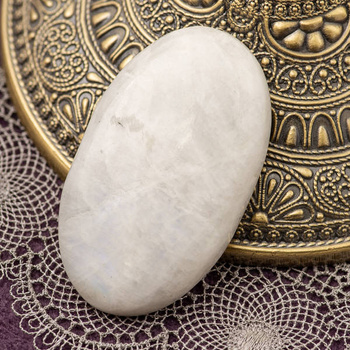 Kaboszon kamień księżycowy 49x29x8mm