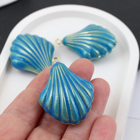 Zawieszka muszla mosiądz złocony emalia niebieska 41mm