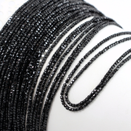Spinel czarny kostka fasetowana 2,5mm [sznur 39cm]
