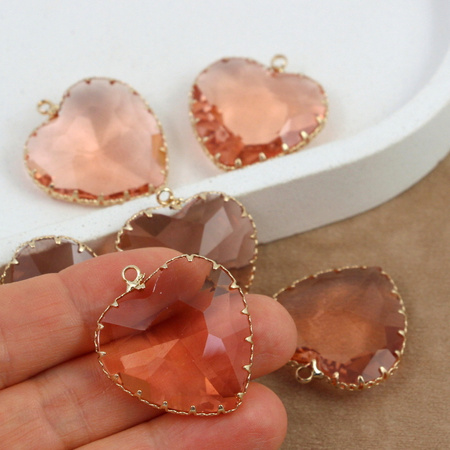 Zawieszka w złotej oprawie serce morelowe 30x28mm