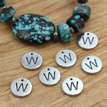 Zawieszka stal szlachetna blaszka 10mm litera W