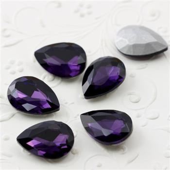 Kaboszon szklany łezka fasetowana fioletowa 18x13mm