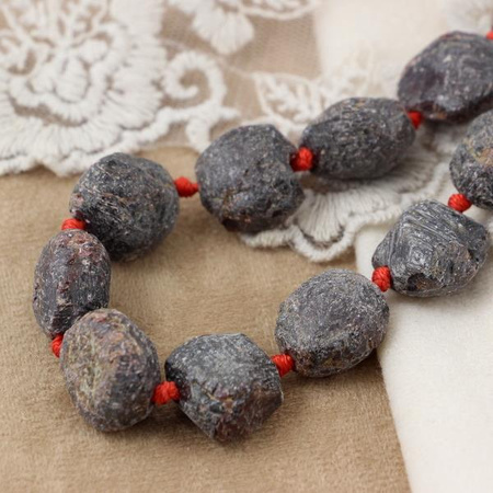 Granat surowa bryłka 13-17mm