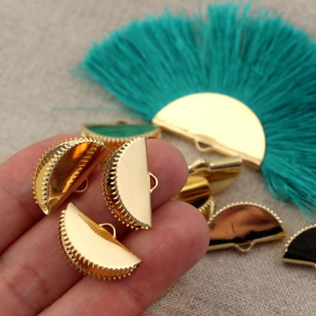 Zakończenie zaciskane metalowe krokodylek wachlarzowy złoty 20x12mm