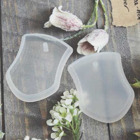 Forma silikonowa do odlewów z żywicy zawieszka tarcza 43x29mm