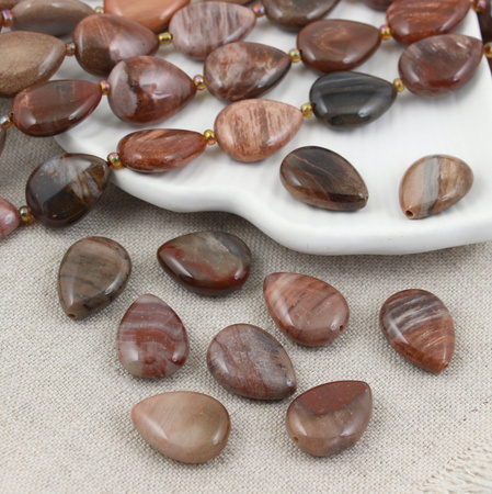 Jaspis brunatny łezka 18x13mm