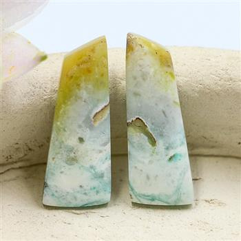 Kaboszony opal blue 24x9x4mm [para]