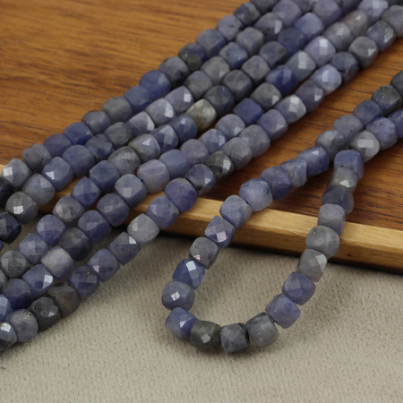 Tanzanit kostka fasetowana 6mm