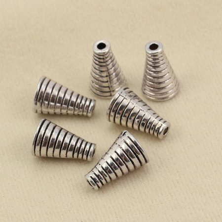 Metalowa czapeczka ozdobny stożek srebrny 16x10mm