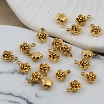 Zawieszka kwiatek rzeźbiony stal szlachetna pozłacana 5mm