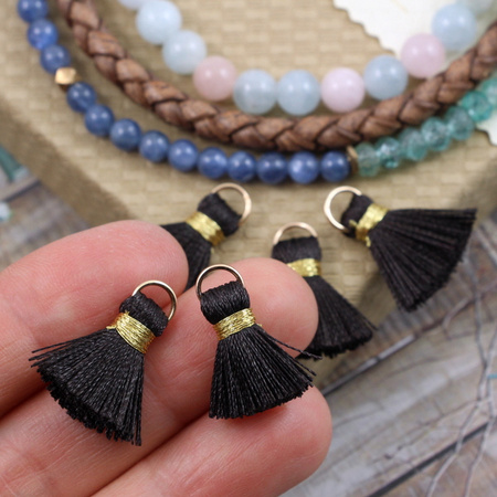 Chwost wiskozowy ciemny brązowy z ogniwem 20x6mm