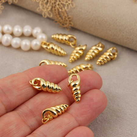 Zawieszka muszla świderek mosiądz złocony 18x8mm