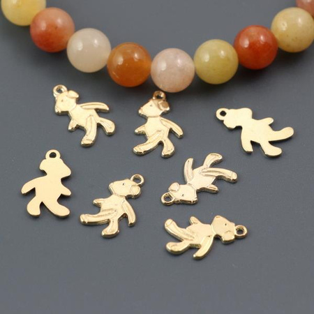 Zawieszka złota maszerujący miś 15x9mm