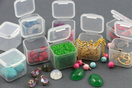 Organizer z 28 pojemnikami do przechowywania 17x10x3cm