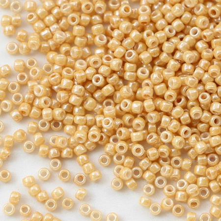 Toho Round 15/0 Opaque-Lustered Dark Beige [5g]